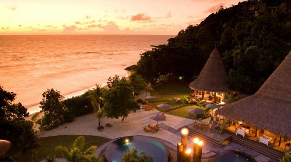 MAIA_resort_sunset_seychellene